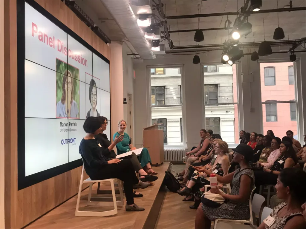 Outfront Event DSMN8 Lens Outfront Event DSMN8 Lens