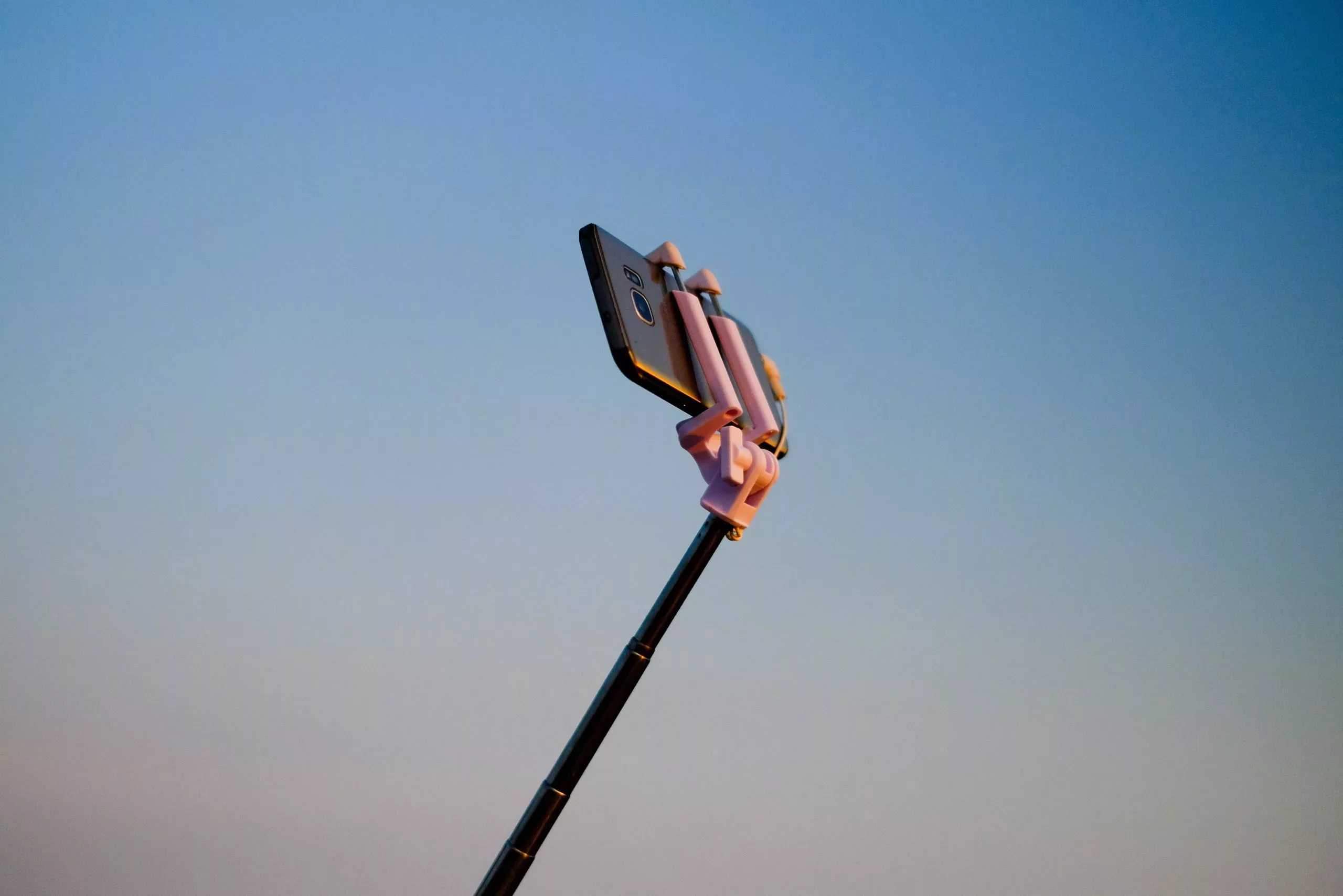 The Staggering Effects of Employee Influence 5 DSMN8 Selfie Stick
