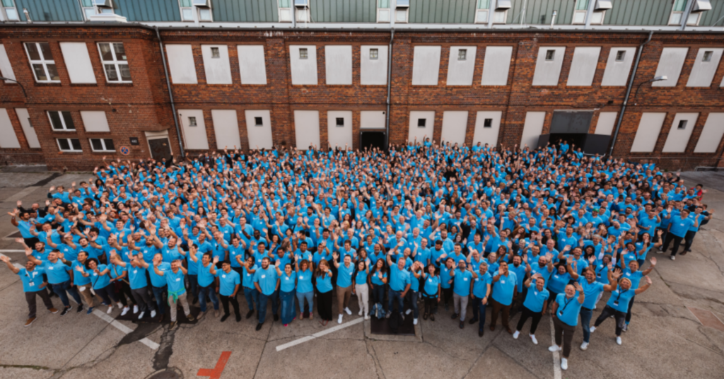 Cosmo Consult Group Photo svg+xml;charset=utf