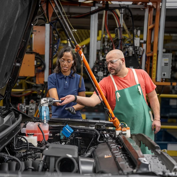 GM Employees 2 svg+xml;charset=utf
