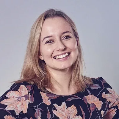 Home 31 Sarah Ruzgar