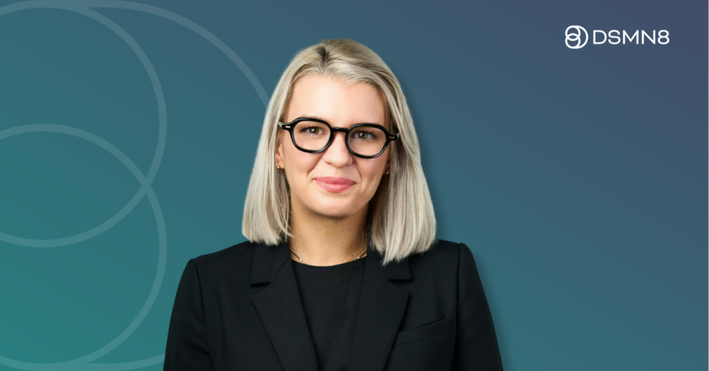 Executive LinkedIn Playbook: Zero to Visible Leadership Brand in 30 Days 1 executive leader